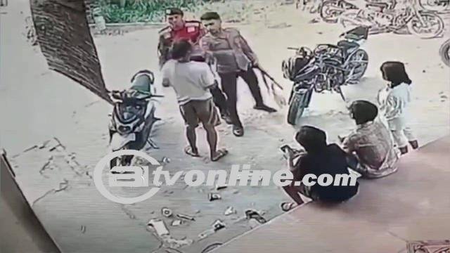 Oknum Polisi Bersenjata Laras Panjang di Lampung Terekam CCTV Menampar Warga, Kini Diperiksa Propam!