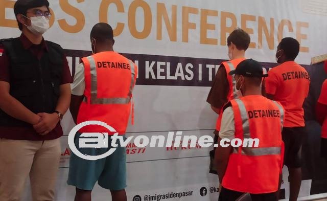 Imigrasi Denpasar Tangkap Dua WNA Diduga Menyalahgunakan Izin Tinggal