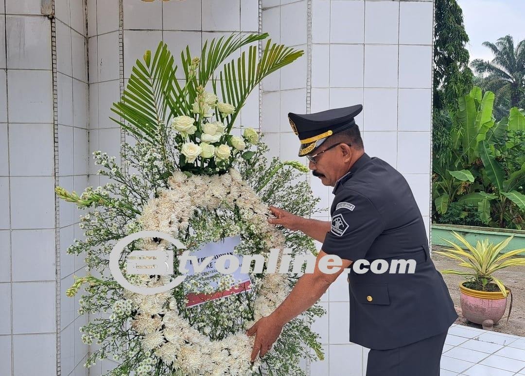 Kenang Jasa Para Pahlawan, Lapas Kelas IIA Labuhan Ruku Laksanakan Ziarah Tabur Bunga