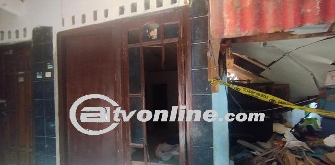 Garis Polisi Dipasang di Lokasi Ledakan Tabung Gas di Penjaringan, Jakarta Utara