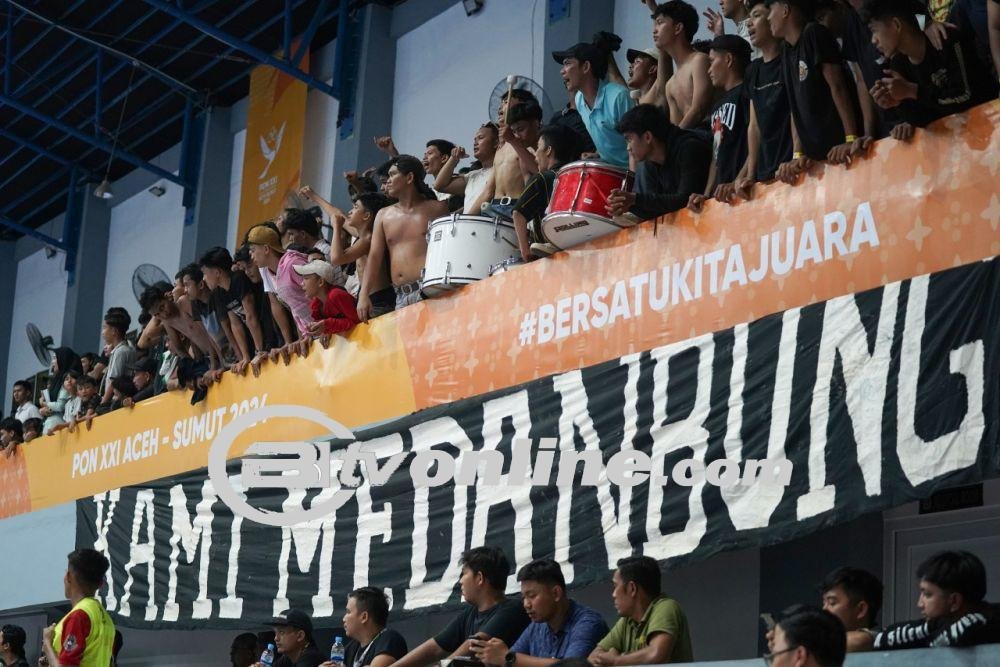 Suporter Sumut Membludak di GOR Futsal, Videotron Disediakan di Luar