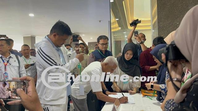 Bobby Nasution dan Surya Jalani Pemeriksaan Kesehatan di RS Adam Malik