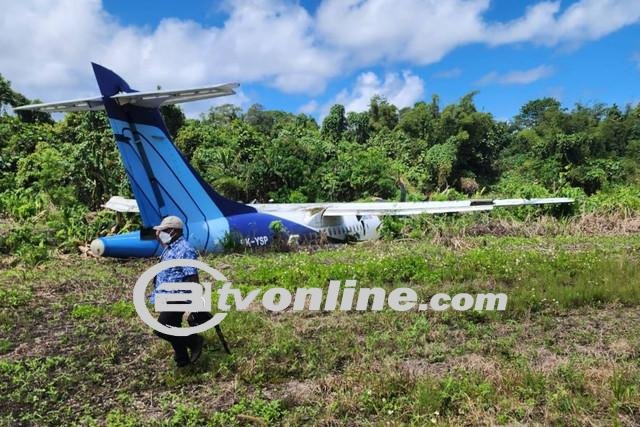 Istri Pj Gubernur Papua Selamat dalam Insiden Pesawat Trigana Air Tergelincir di Bandara Kamanap
