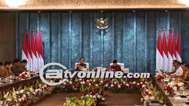 Jokowi Pimpin Sidang Kabinet Paripurna Terakhir di IKN: Penekanan pada Transisi dan Stabilitas