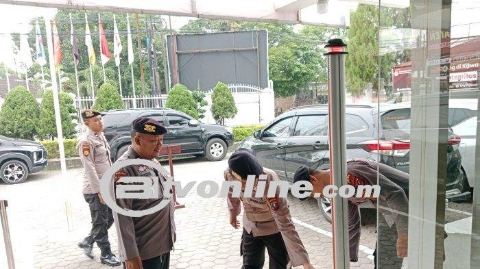 Pengamanan Ketat di Kantor Penyelenggara Pemilu oleh Satgas OMP Toba 2024
