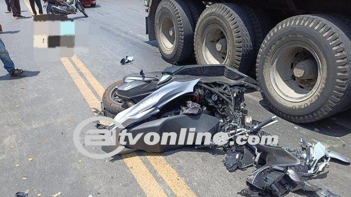 Kecelakaan Maut di Jembatan Cikereteg: Pengendara Motor Berusia 18 Tahun Tewas Terlindas Mobil