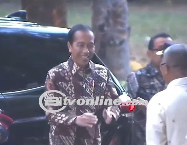Jokowi Hadiri Misa Akbar di Gelora Bung Karno