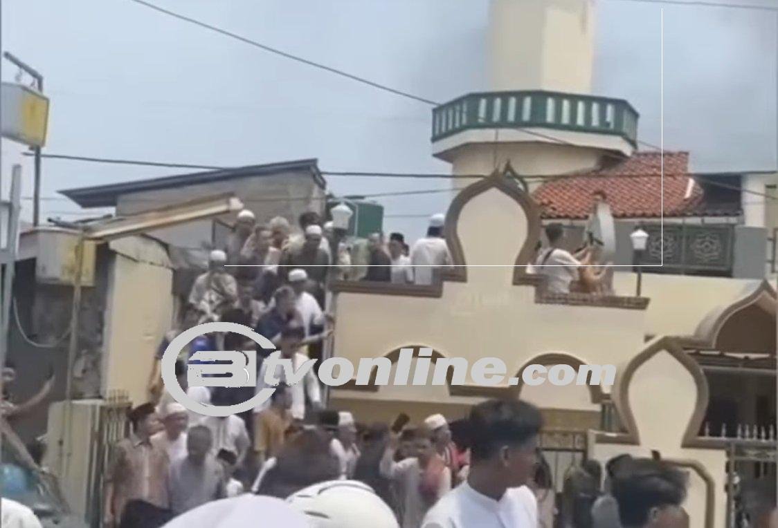 Kebakaran Mengguncang Masjid Jami As-Salam di Depok Saat Sholat Jumat!
