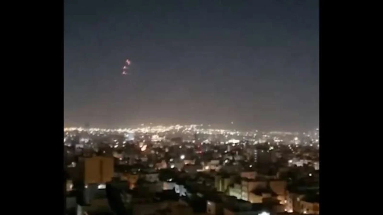 Militer Iran Klaim Berhasil Mencegat Serangan Rudal Israel di Teheran