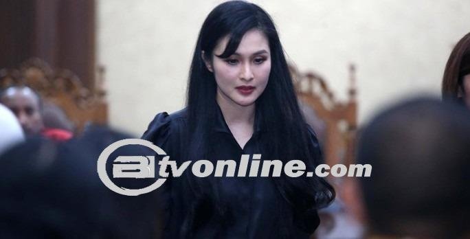 Sandra Dewi Menjadi Saksi di Persidangan Harvey Moeis: Momen Tegang yang Menggelitik!