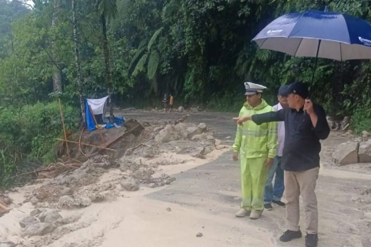 Jalan Penghubung Sumatra Utara dan Aceh di Pakpak Bharat Kembali Bisa Dilintasi