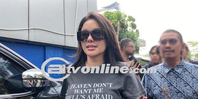 Artis Nikita Mirzani Siap Hadapi Saksi Luar Negeri Dari Vadel: “Suruh Datang Saja!”