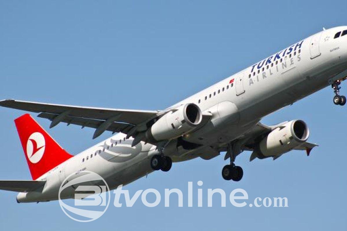 Turbulensi Parah di Penerbangan American Airlines, Penumpang Alami Patah Kaki