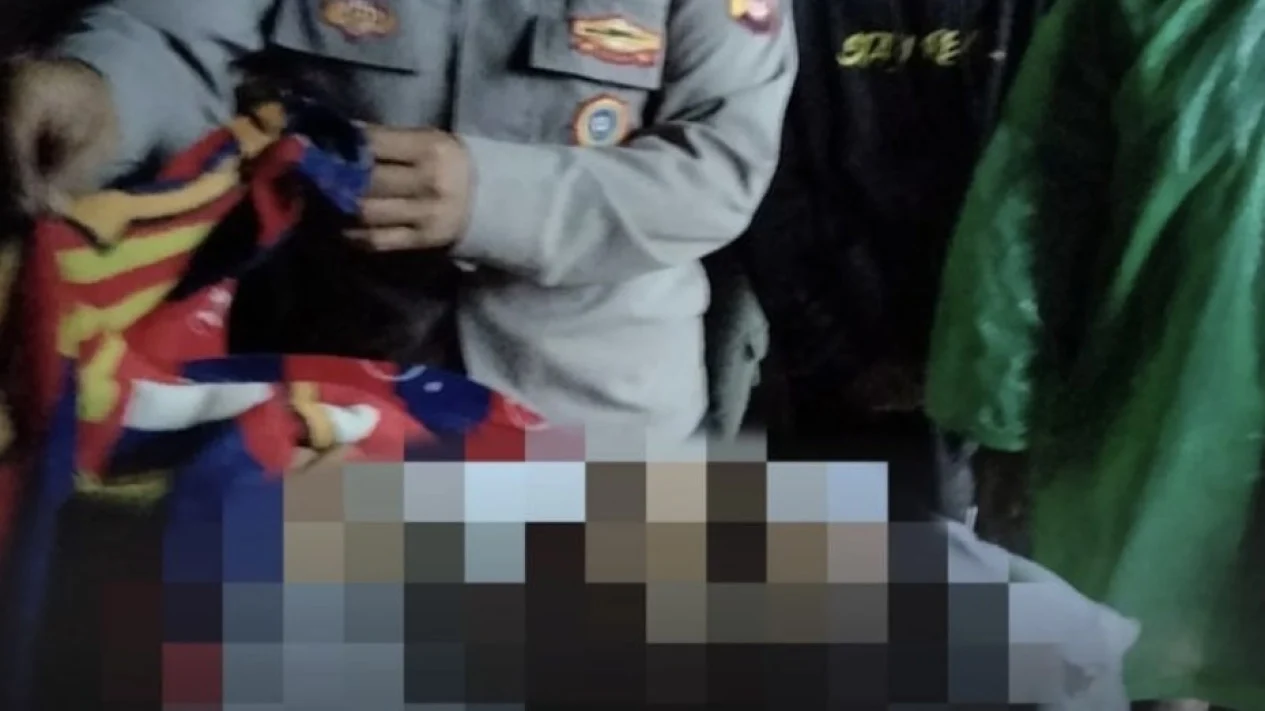 Tragis! Dua Perempuan di Cianjur Tersambar Petir Saat Mengisi Daya HP, Satu Tewas dan Satu Luka-luka!