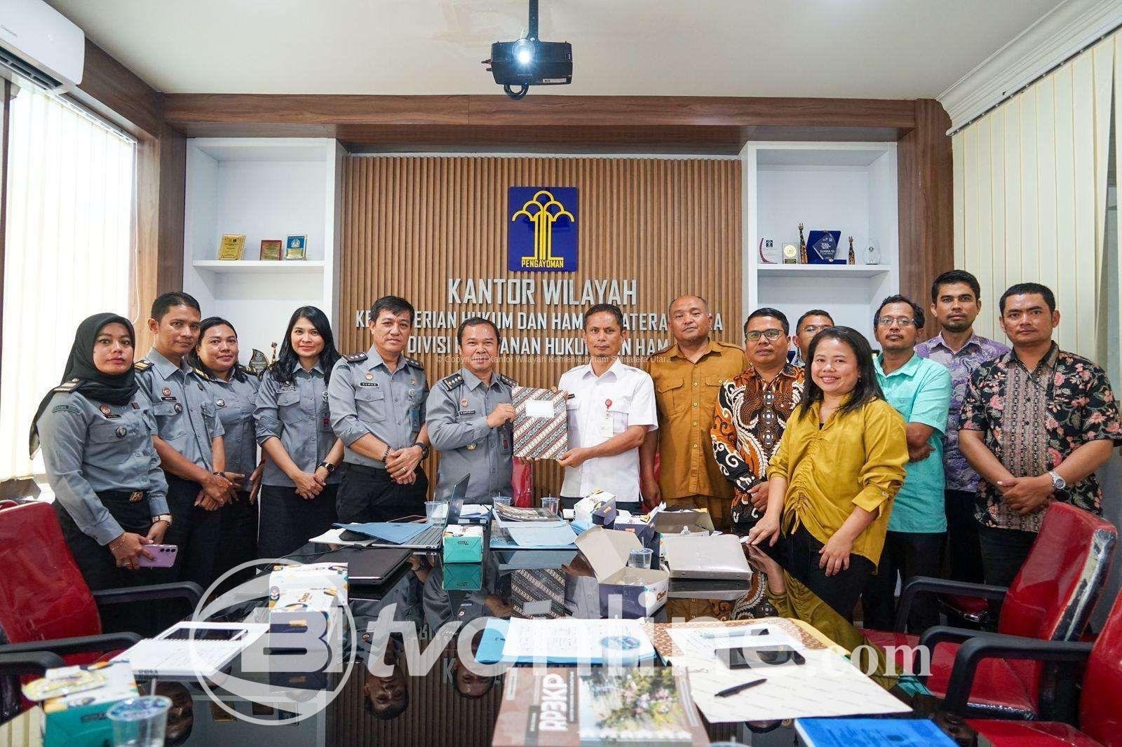 Kanwil Kemenkumham Sumut Gelar Rapat Harmonisasi Ranperda Bangunan Gedung Kabupaten Toba