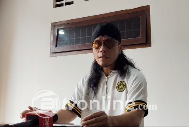 Gus Miftah Kembali Kenakan Blangkon Usai Mundur dari Utusan Khusus Presiden ‘Identitas Pendakwah’