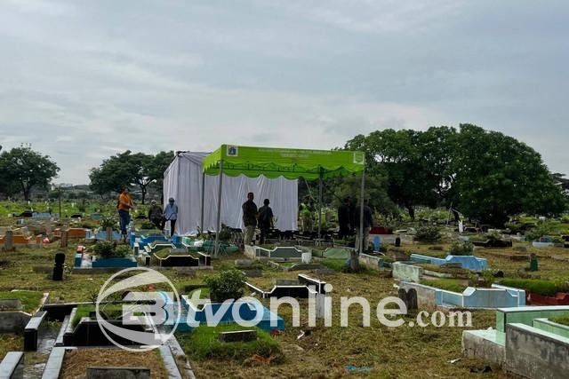 Ekshumasi Jasad Bayi Diduga Tertukar di RSIJ Cempaka Putih Digelar di TPU Semper