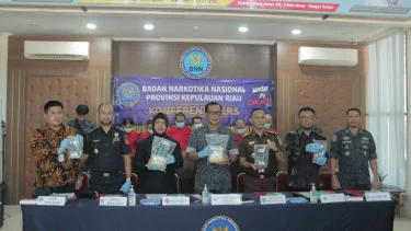 BNN Kepri Musnahkan 12,3 Kilogram Sabu, Tiga Pelaku Diamankan