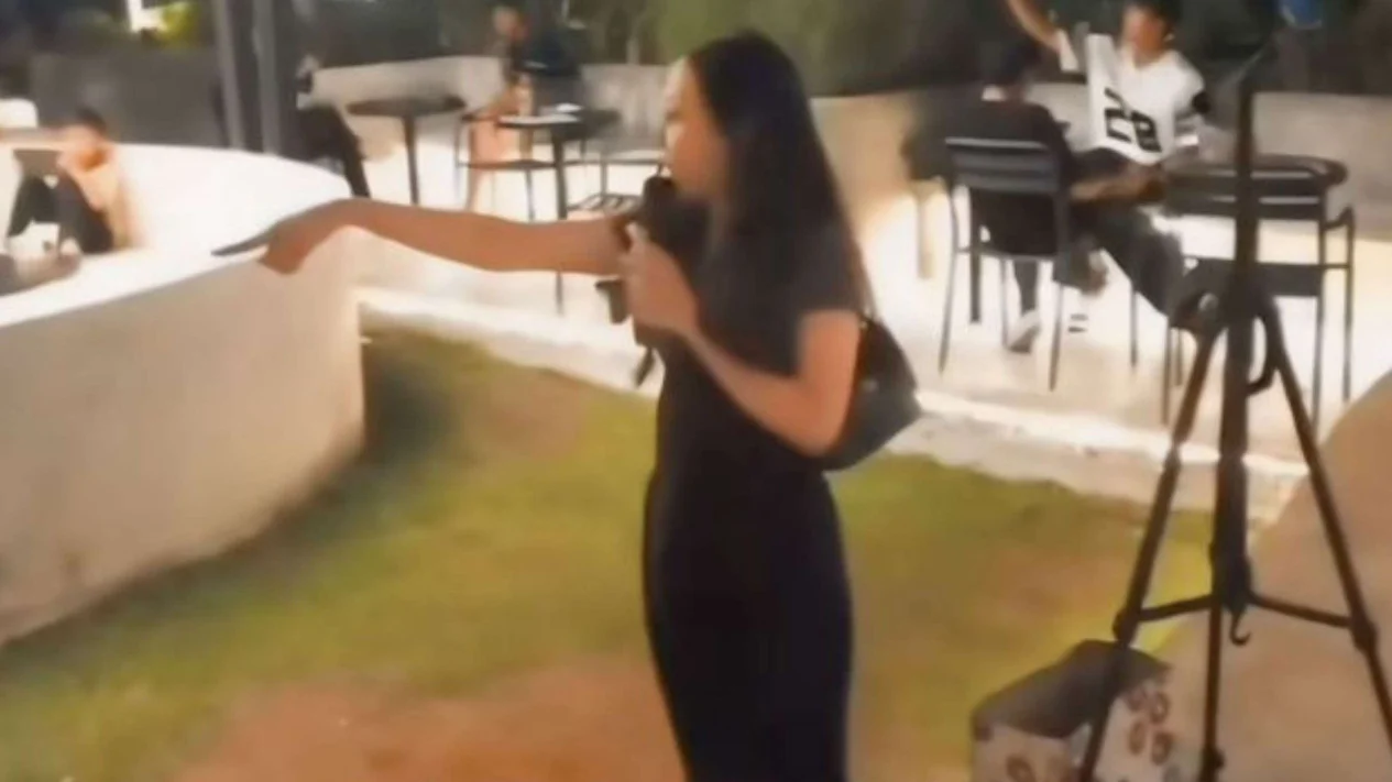 Dikira Mau Nyanyi, Aksi Unik Wanita Menagih Utang di Kafe Viral, Tuai Pro dan Kontra di Media Sosial