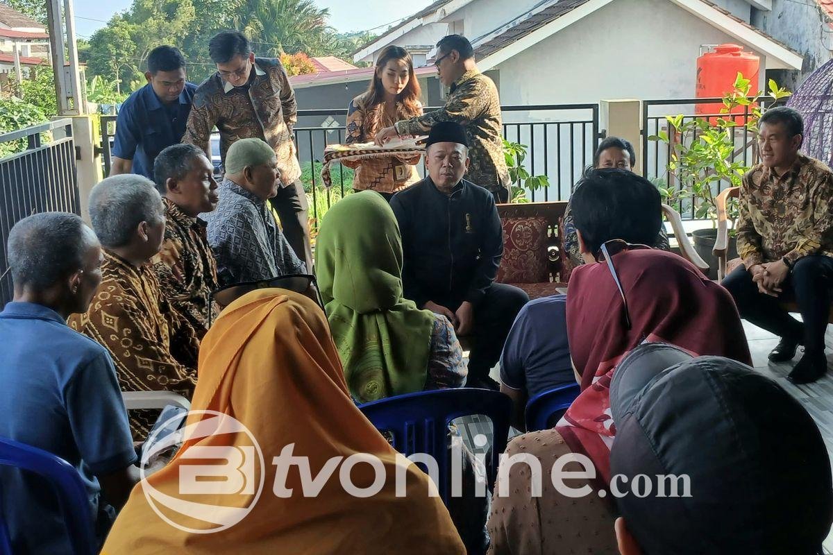 Menteri ATR/BPN Serahkan 44 Sertifikat Tanah di Balikpapan, Warga Diimbau Tidak Jadikan Jaminan Utang