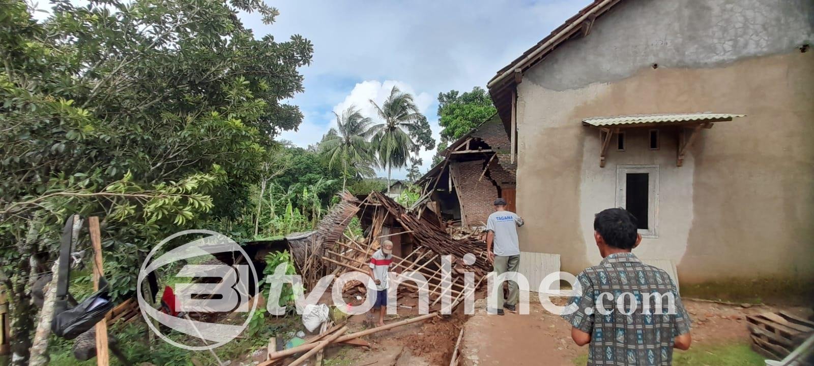 Rumah di Pandeglang Ambruk Terbawa Longsor, Tak Ada Korban Jiwa