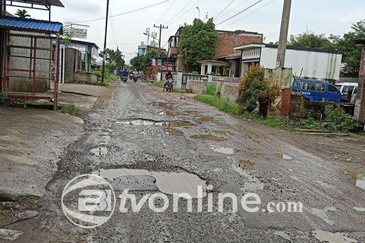 Kondisi Jalan Pertempuran Medan Rusak Parah, Pengendara Keluhkan Lubang dan Gelombang Aspal