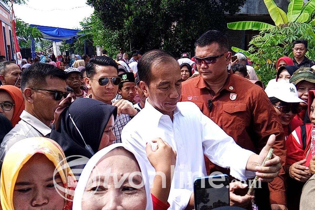 Jokowi Kunjungi Kelurahan Mangunharjo, Semarang: “Saya Cuma Kangen”