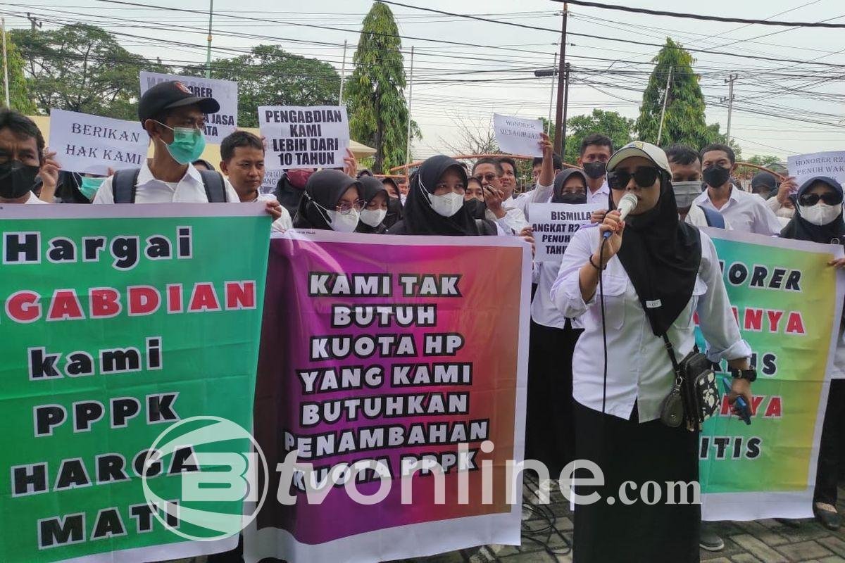 Guru Honorer di Demak Gelar Aksi Tuntut Pengangkatan sebagai PPPK Penuh Waktu