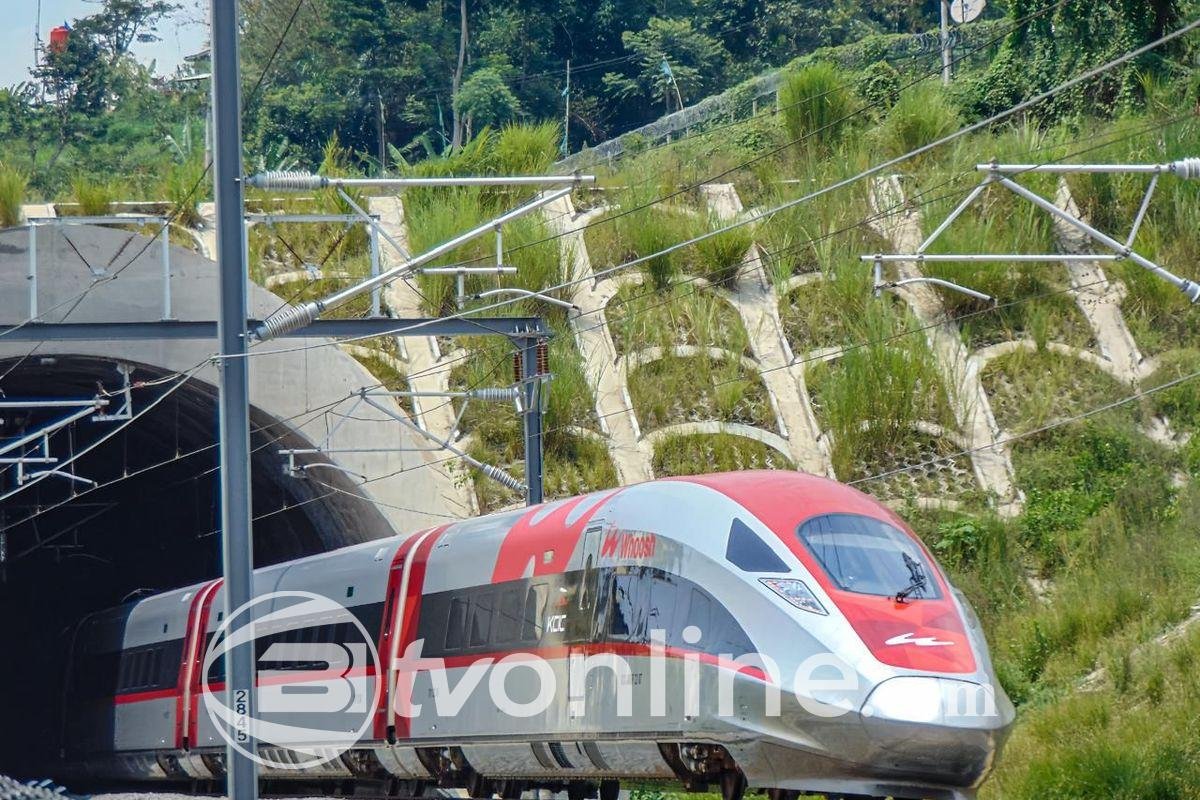 KCIC Raih Rekor Baru Penumpang Harian Whoosh, 24.350 Penumpang Gunakan Layanan Kereta Cepat