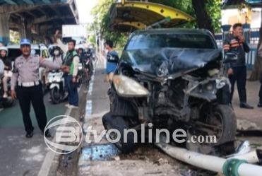 Mobil Avanza Melaju Sendiri Tak Terkendali di Tol Wiyoto Wiyono, Menabrak Sepeda di Jalan Yos Sudarso Jakarta Utara