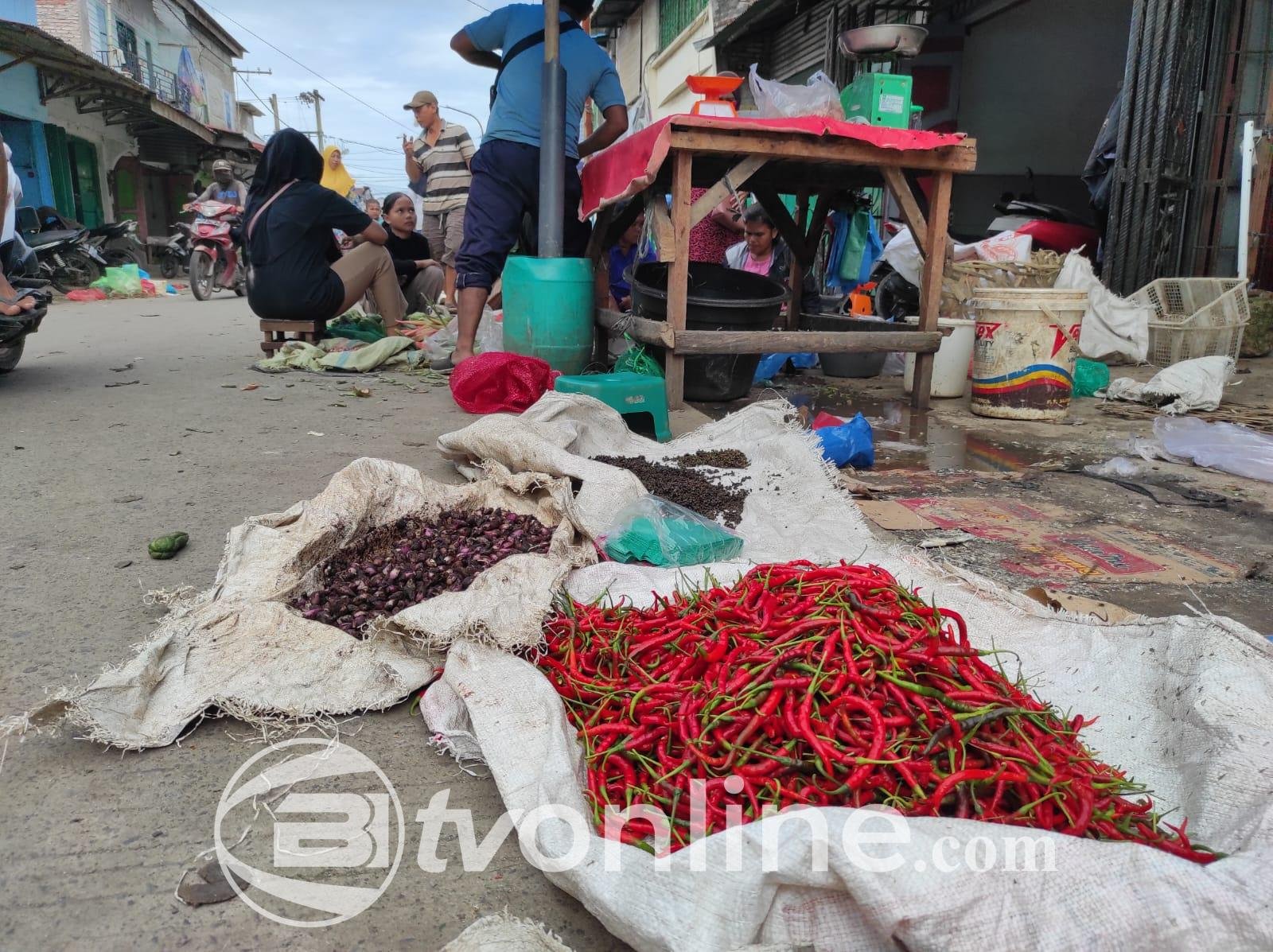 Harga Cabai Merah Meroket hingga Rp90 Ribu per Kg, Ibu Rumah Tangga di Tanjung Tiram Menjerit