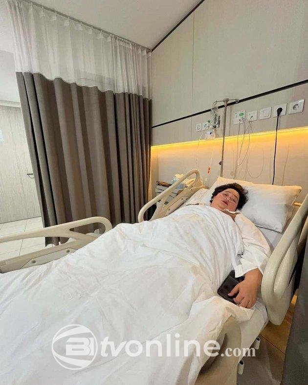Sinyorita Esperanza Jatuh dari Tangga, Alami Patah Kaki dan Jalani Operasi dengan Lancar