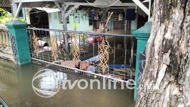 Banjir Terparah Rendam Perumahan KFT Cengkareng Barat, Warga Terpaksa Mengungsi