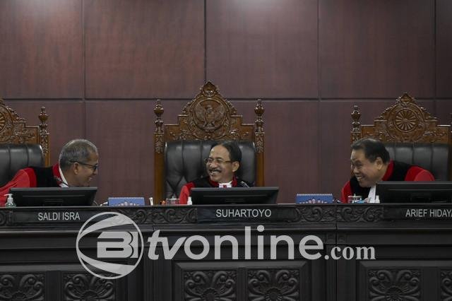 Mahkamah Konstitusi Putuskan Dosen PNS Bisa Merangkap Menjadi Advokat untuk Pengabdian Masyarakat