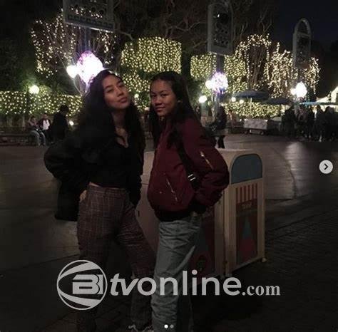 Mezzaluna dan Tallulah Tampil Mengguncang di Konser Pasar Malam Empat Satoe