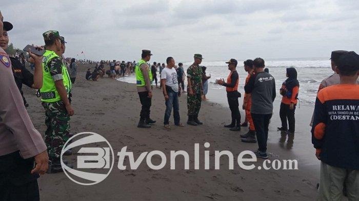 Wisatawan Terseret Ombak di Pantai Mliwis Kebumen, Satu Hilang