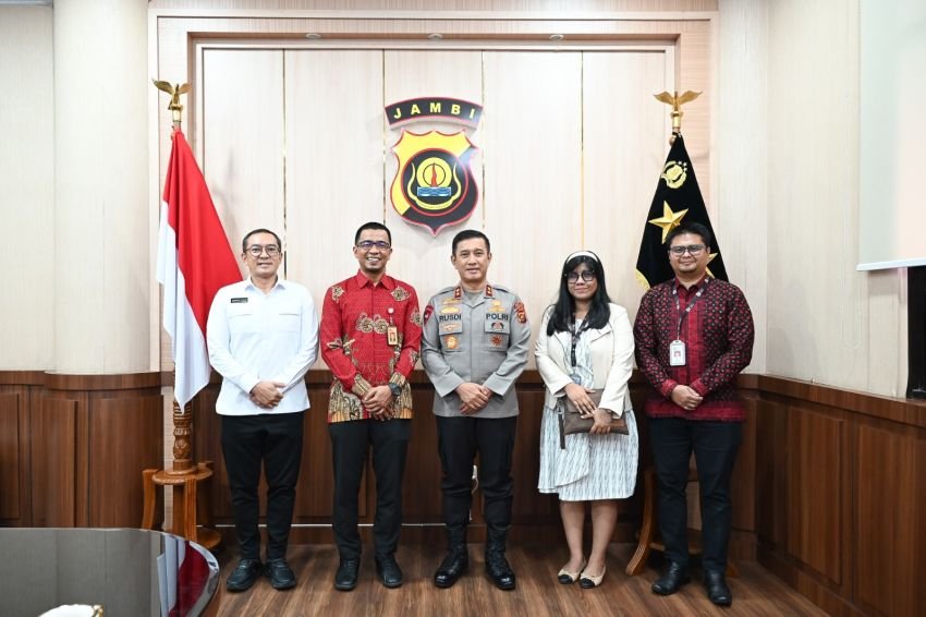 Kapolda Jambi Gelar Silaturahmi dengan OJK Provinsi Jambi Bahas Pemberantasan Pinjol dan Investasi Bodong