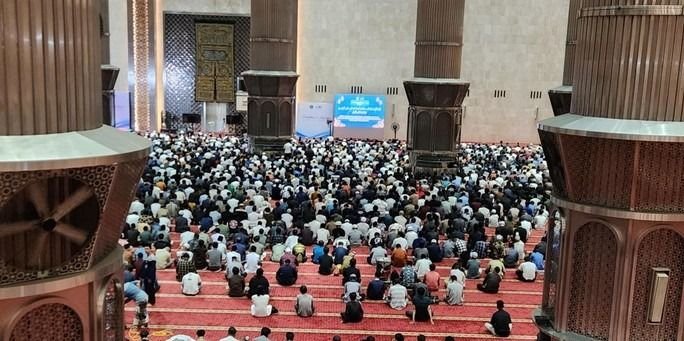 Masjid Istiqlal Penuhi Jemaah Tarawih Pertama Ramadan 1446 H, Menag Nasaruddin Umar Sampaikan Ceramah