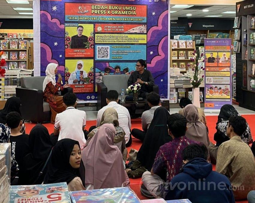 Penulis Muda UMSU Press Julpan Siregar S.Pd  Bedah Buku Kerjasama Gramedia