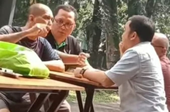 Viral!, Cekcok Pelaku UMKM dengan Kabid Dispora Medan Terkait Retribusi Taman Cadika