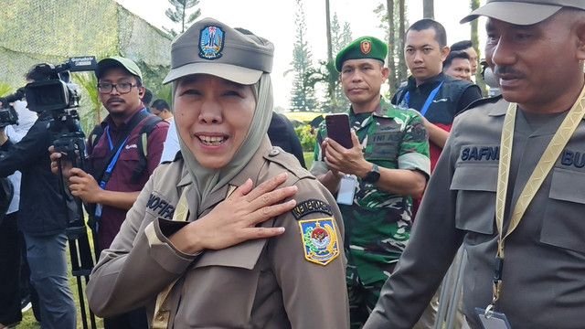 Retreat Kepala Daerah di Akmil Magelang: Hari Kedua, Gubernur Khofifah Kenakan Seragam Satpol PP, Wali Kota Solo Tidur Nyenyak