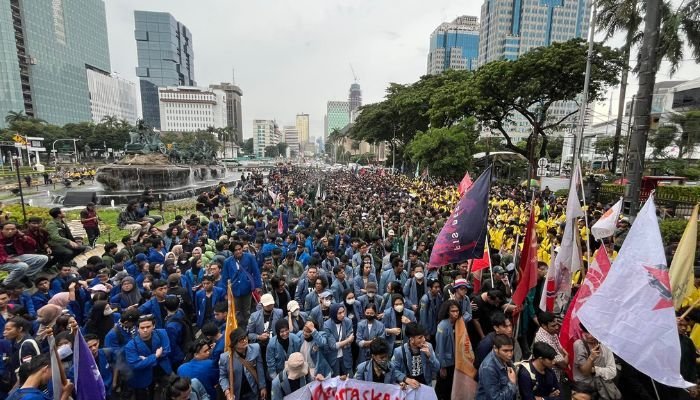 Indonesia Gelap Trending! Ini Alasan dan Tuntutan Mereka!