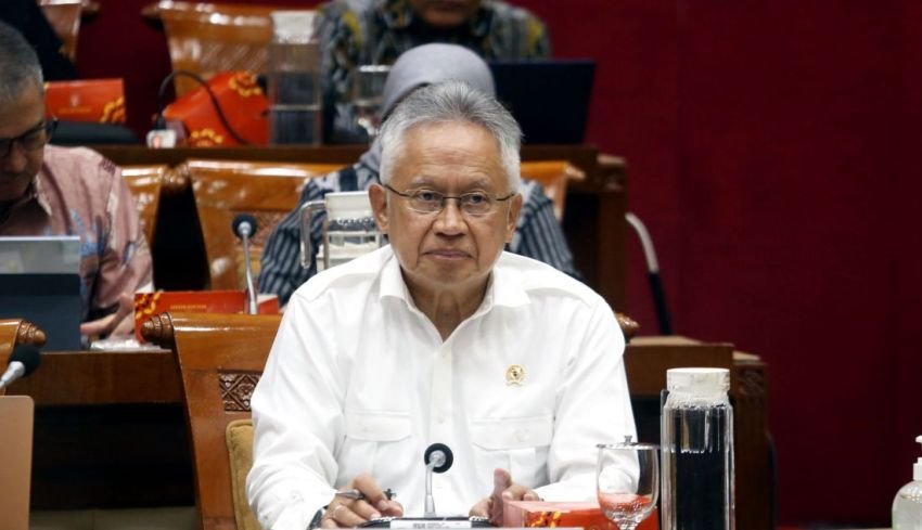 Sebelum Isu Reshuffle, Mendiktisaintek Sempat Diterpa Dua Masalah Serius