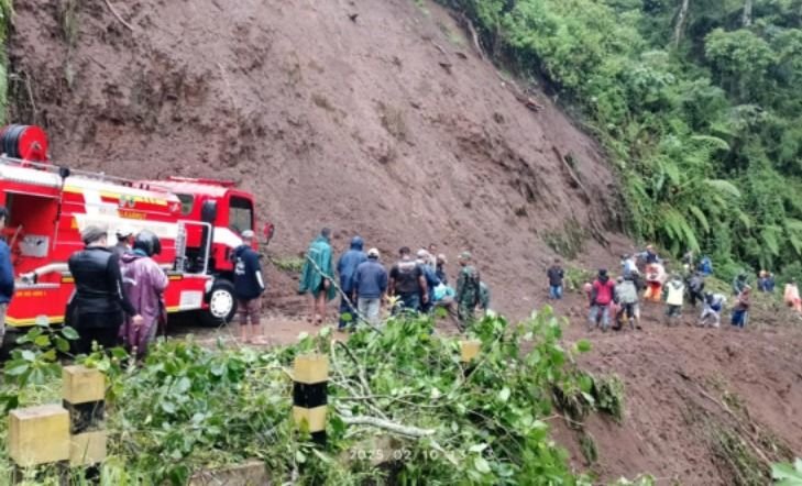 Jalur Wisata Gunung Bromo Kembali Normal Setelah Tertutup Longsor