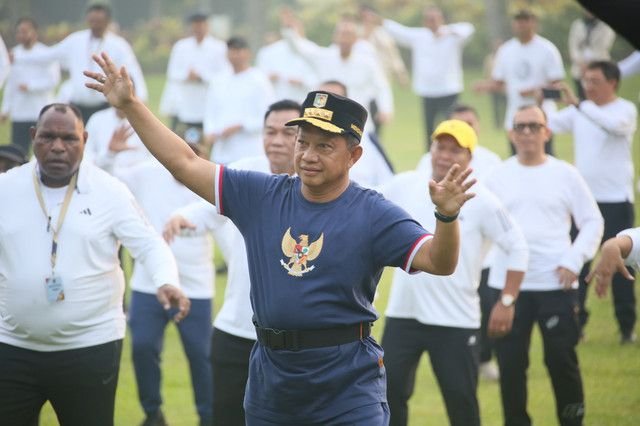 Senam Pagi Meriahkan Hari Kedua Retreat Kepala Daerah di Akmil Magelang