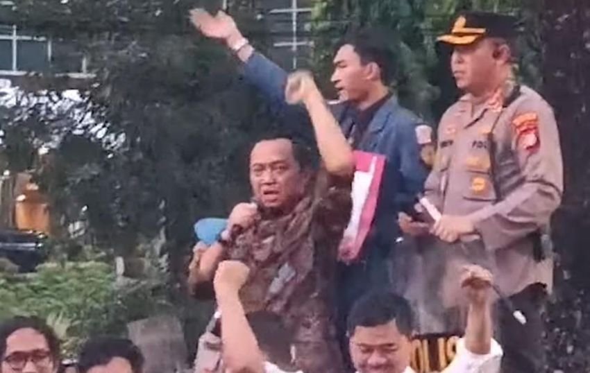 Mensesneg Prasetyo Hadi Terima Tuntutan Massa Aksi 'Indonesia Gelap', Janji Pelajari Poin-Poin Tuntutan