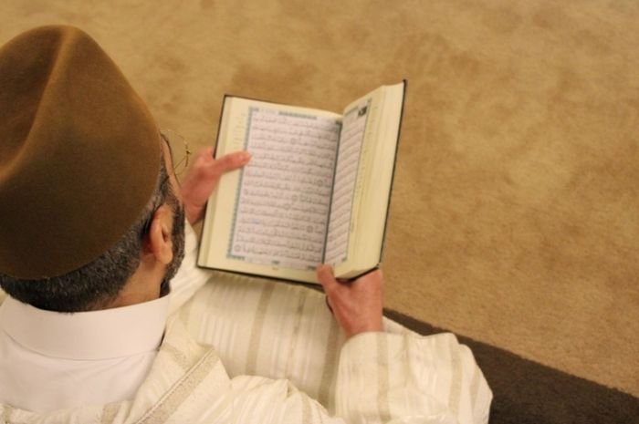 Keutamaan Membaca Al-Qur'an di Bulan Ramadan 2025: Pahala Berlipat Ganda dan Syafaat di Hari Kiamat