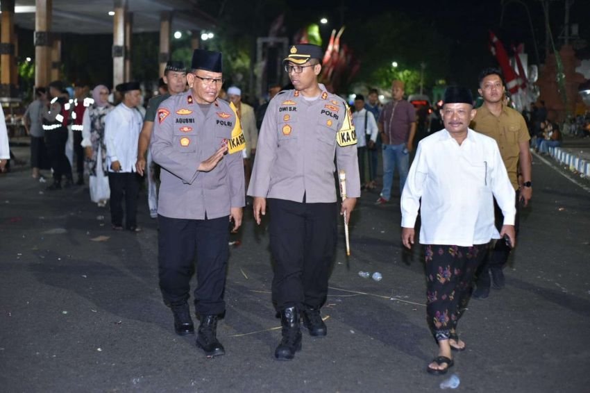 Ratusan Personel Gabungan Amankan Pawai Obor Menyambut Ramadan 1446 Hijriah di Medan