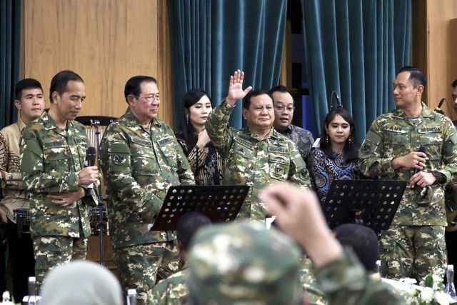 Prabowo, SBY, dan Jokowi Nyanyikan Lagu 'Kamu Nggak Sendirian' dalam Momen Hangat Bersama