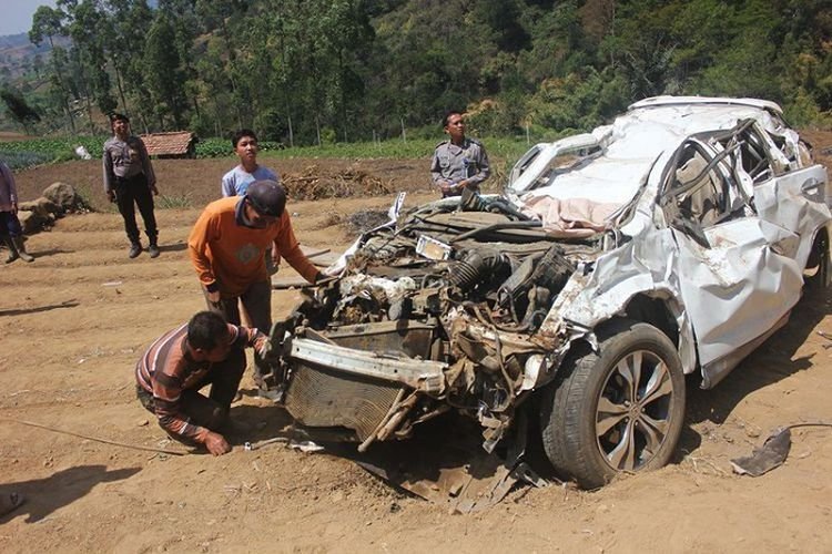 Toyota Kijang Inova Terjatuh ke Jurang di Timor Leste, Dua Korban Ditemukan Tewas